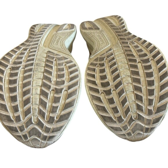 Saucony Ride 18 Beige Mesh Running Shoes Sneakers  S11000-104 Womens Size 9.5 - Picture 13 of 15